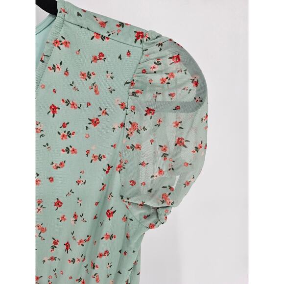 No Boundaries Women's Green Short Sleeve Wrap V-neck Polyester Mini Dress Size M - Picture 3 of 5